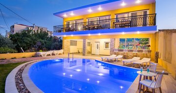 Aparthotel Aldebaran exteriér-bazén-zájazd CK Turancar