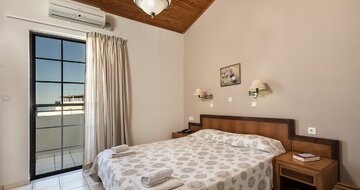 Elina hotel Apartments-hotel-letecký zájazd CK Turancar-Kréta-Rethymno
