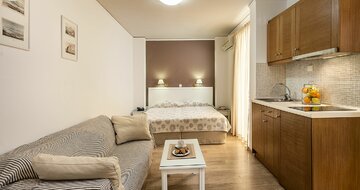 Elina hotel Apartments-hotel-letecký zájazd CK Turancar-Kréta-Rethymno