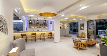 Hotel La Stella - bar - letecký zájazd CK Turancar - Kréta, Platanias