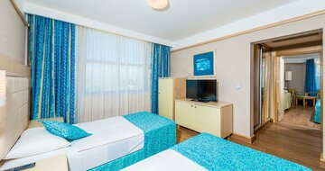 Von Resort Golden Coast - dvojspálňová rodinná izba - letecký zájazd CK Turancar - Turecko, Colakli