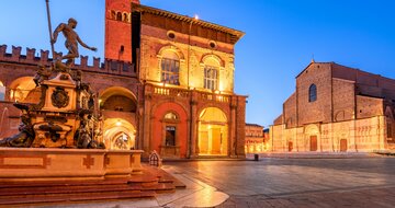 Poznávacie zájazdy CK Turancar, Taliansko na tanieri, Bologna, Piazza del Nettuno and Piazza Maggiore