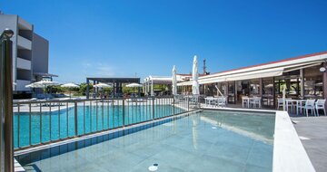 Hotel Tsampika - bazén - letecký zájazd CK Turancar (Rodos, Faliraki)