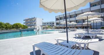 Hotel Tsampika - bazén - letecký zájazd CK Turancar (Rodos, Faliraki)