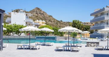 Hotel Tsampika - bazén - letecký zájazd CK Turancar (Rodos, Faliraki)