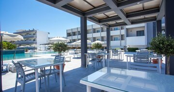 Hotel Tsampika - bar - letecký zájazd CK Turancar (Rodos, Faliraki)