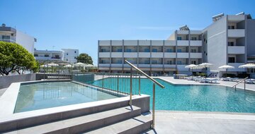 Hotel Tsampika - bazén - letecký zájazd CK Turancar (Rodos, Faliraki)