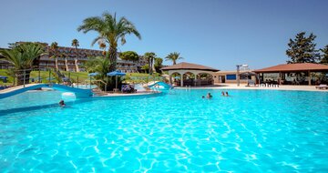 Hotel Kresten Palace - bazén - letecký zájazd CK Turancar (Rodos, Faliraki)