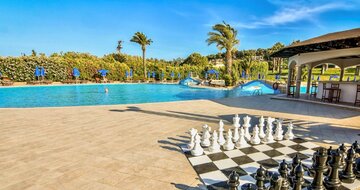 Hotel Kresten Palace - pohľad na bazén a bar - letecký zájazd CK Turancar (Rodos, Faliraki)