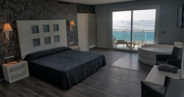 Surfmar - izba superior - letecký zájazd CK Turancar - Španielsko, Lloret de Mar