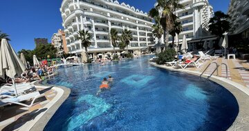 Hotel Fafa Aqua Resort - bazén - letecký zájazd CK Turancar - Albánsko, Durres