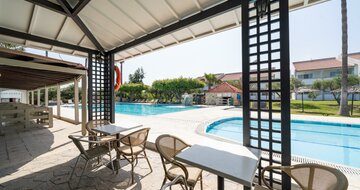 K.Illios Resort - pool bar - letecky zájazd CK TURANCAR Kos Tigaki