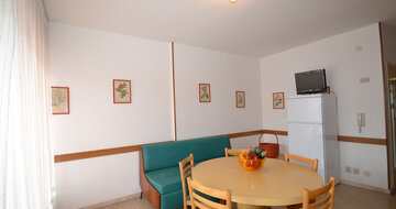 apartmán AURORA B, zájazdy autobusovou a individuálnou dopravou CK TURANCAR, Taliansko, BIBIONE