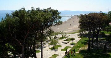 hotel Plaža - pláž - autobusový zájazd CK Turancar - Chorvátsko, Omiš