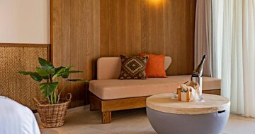 Minos Ambassador - Deluxe Junior Suite - letecký zájazd CK Turancar - Kréta, Rethymno