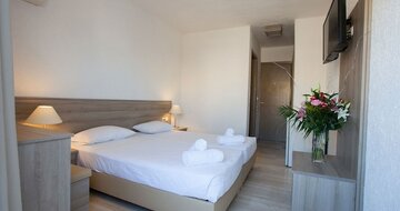 Apollon Hotel - izba - letecký zájazd CK Turancar - Kréta, Agios Nikolaos