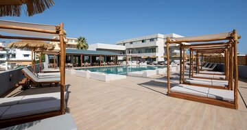 Summer Beach - bazén sesterského hotela Mare Garden - letecký zájazd CK Turancar - Kréta, Georgioupoli