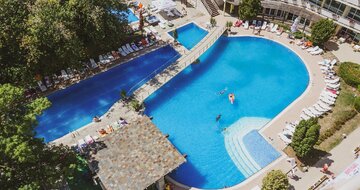 Grand hotel Nirvana - bazén - letecký a autobusový zájazd CK Turancar - Bulharsko, Slnečné Pobrežie