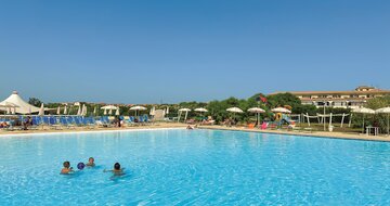 Hotel Mimose Beach Village - bazén - letecký zájazd CK Turancar - Sardínia, Badesi