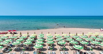 Hotel Mimose Beach Village - pláž - letecký zájazd CK Turancar - Taliansko - Sardínia