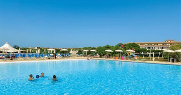 Hotel Mimose Beach Village - bazen - letecký zájazd CK Turancar - Taliansko - Sardínia