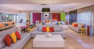Hotel Kipriotis Hippocrates - bar a lobby - letecky zájazd CK TURANCAR (Kos - Psalidi)