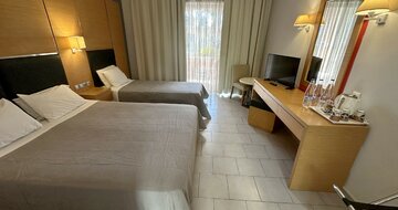 Hotel Kipriotis Village Resort - trojlôžková izba - letecky zájazd CK TURANCAR (Kos - Psalidi)