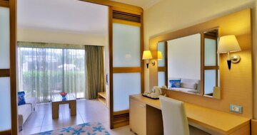 Hotel Sol By Melia Cosmopolitan Rhodes - rodinná izba oddelené dvere - letecký zájazd CK Turancar (Rodos, Ixia)