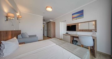 Cinema Hotel - rodinná izba - letecký a autobusový zájazd CK Turancar - Bulharsko, Primorsko