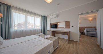 Cinema Hotel - rodinná izba - letecký a autobusový zájazd CK Turancar - Bulharsko, Primorsko