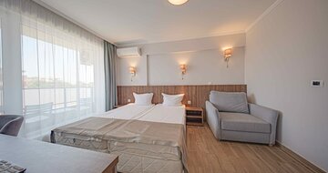 Cinema Hotel - izba - letecký a autobusový zájazd CK Turancar - Bulharsko, Primorsko