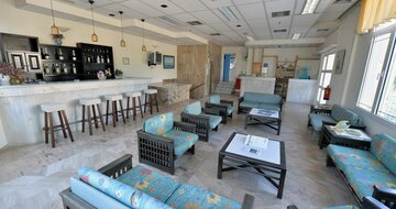 Anna Apartmány - bar - letecký zájazd CK Turancar - Kréta, Kokkini Hani