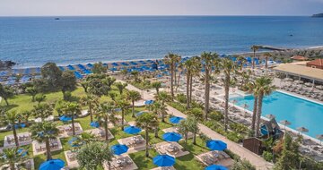 Hotel Esperides Beach Resort - letecký pohľad na bazén a more - letecký zájazd CK Turancar - Faliraki, Rodos