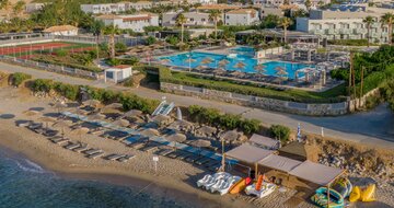 Hotel Akti Palace -  letecký pohľad na hotel, bazény a pláž - zájazd CK Turancar - Kardamena, Kos