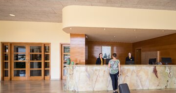 H.TOP Royal Sun Suites - recepcia - letecký zájazd od CK Turancar - Španielsko, Santa Susanna