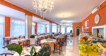 Hotel Romantik - zájazd CK Turancar - Taliansko - Lignano