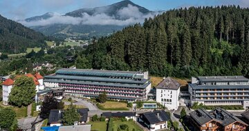 Hotel Lebenberg Schlosshotel - zájazd CK Turancar - Rakúsko zima - Kitzbühel
