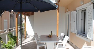 Apartmány Jakeševič - balkón - autobusový zájazd CK Turancar - Chorvátsko, Baška Voda