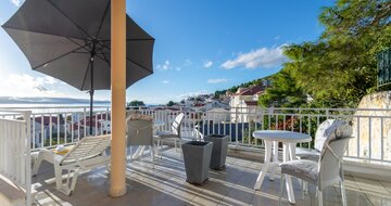 Apartmány Jakeševič - terasa - autobusový zájazd CK Turancar - Chorvátsko, Baška Voda