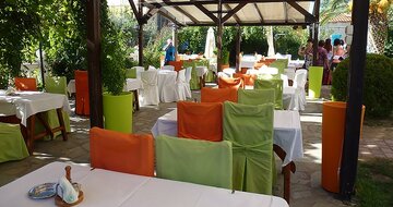 Hotel Potos - reštaurácia - autobusový zájazd CK Turancar - Grécko, Thasos, Limenariaria