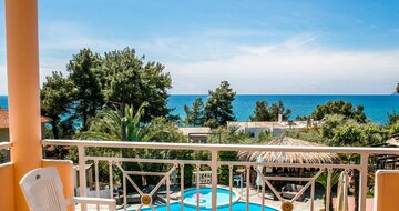 Hotel Potos -balkón - autobusový zájazd CK Turancar - Grécko, Thasos, Limenariaria