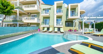 Hotel La Feyra - exteriér - autobusový zájazd CK TURANCAR