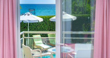 Hotel La Feyra - izba - terasa -  autobusový zájazd CK TURANCAR