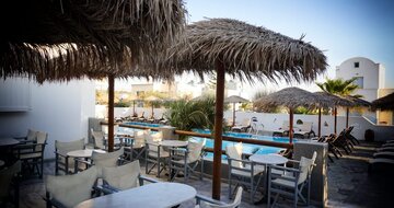 Hotel Alexandra -exteriér - Santorini - Kamari - letecký zájazd CK TURANCAR