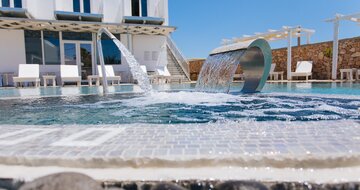 Hotel Iliada Odysseas - Santorini - exteriér - bazén -  letecký zájazd CK TURANCAR
