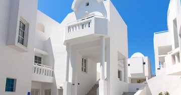 Hotel Kamari beach - Santorini - exteriér -  letecký zájazd CK TURANCAR