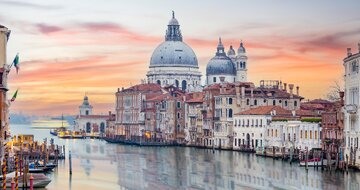 CK Turancar, Letecký poznávací zájazd, Taliansko, Karnevalové Benátky a výlet do Padovy, Grand Canal and Basilica Santa Maria Della Salute