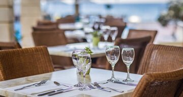 Santa Marina Plaza Giannoulis - reštaurácia - letecký zájazd CK Turancar - Kréta, Agia Marina