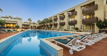 Santa Marina Plaza Giannoulis - bazén - letecký zájazd CK Turancar - Kréta, Agia Marina