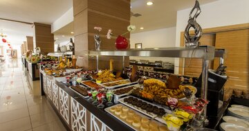 Eftalia Splash - bufetové stoly - letecký zájazd CK Turancar - Turecko, Türkler